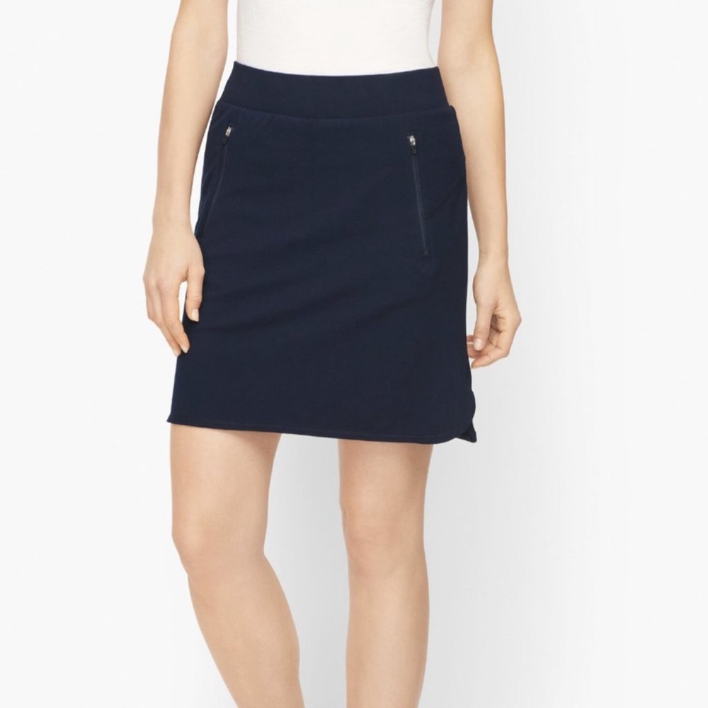 Talbots Elastic Waist Pull on Skort “T by Talbots” SZ Small. Black. Zip pockets